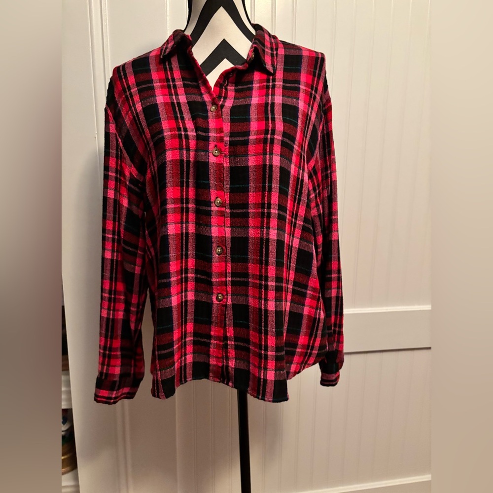 Jane and Delaney Red and Black Plaid Button-Up Flannel Shirt